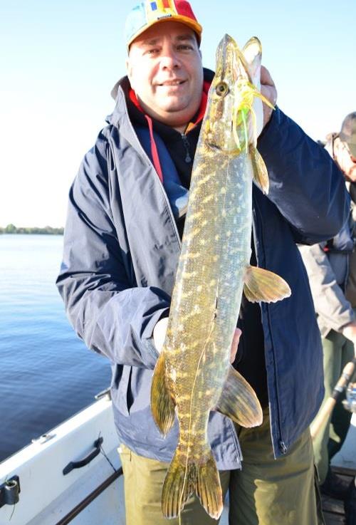 Liviu Voicu - liviu-voicu-pescuit-la-rapitori.JPG