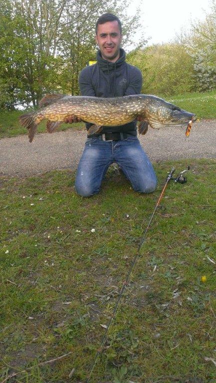 street fishing - stiuca1.jpg